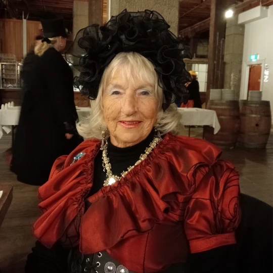 Lady  Lady Rowena Bumtrinket